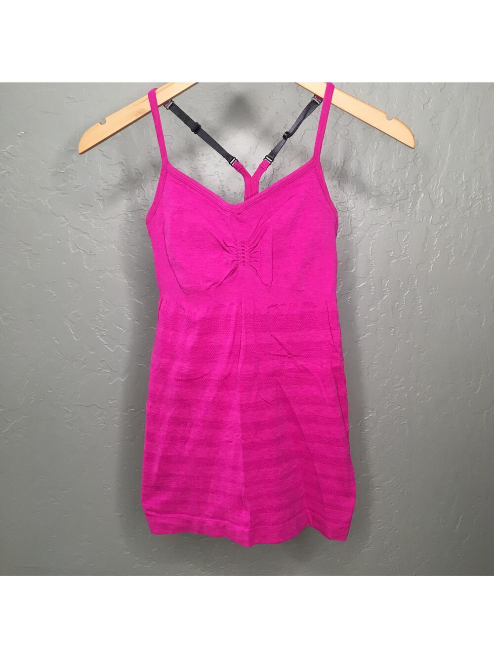 Lululemon Women’s Size 6 Ebb and Flow Y-Tank Adjustable Straps Pink Fuchsia
